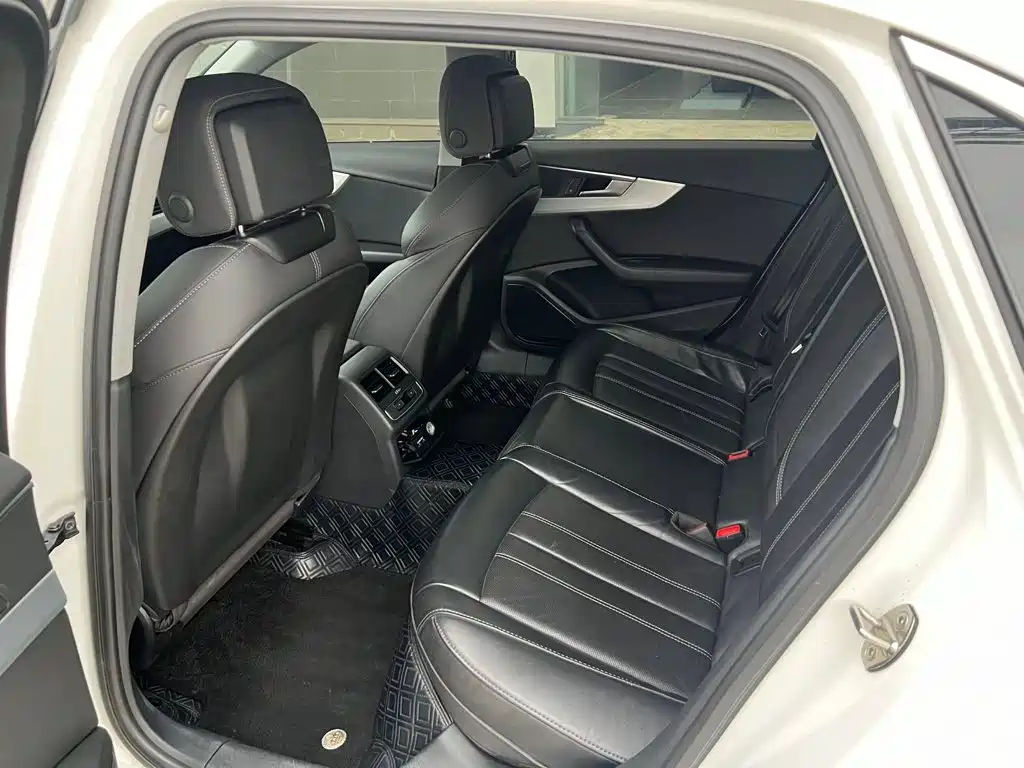 Audi A4L 2023