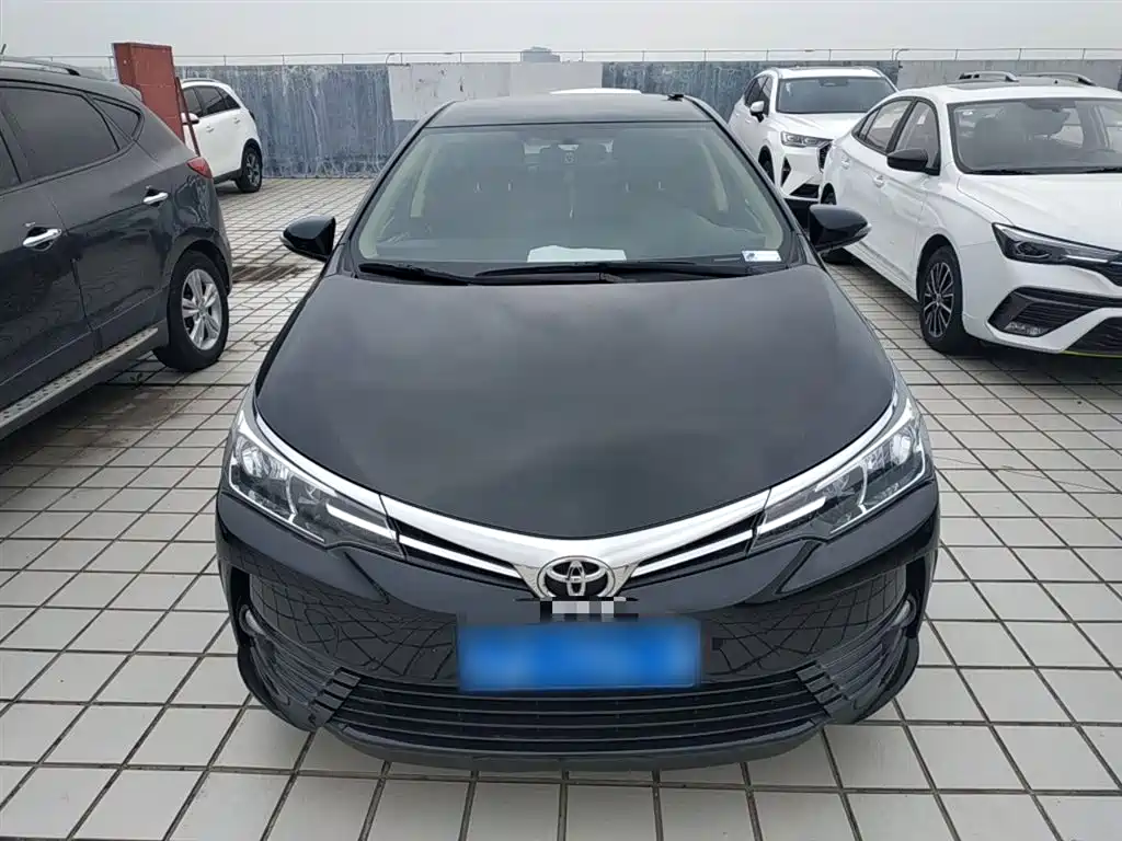 Toyota Corolla 2017 — фото 3