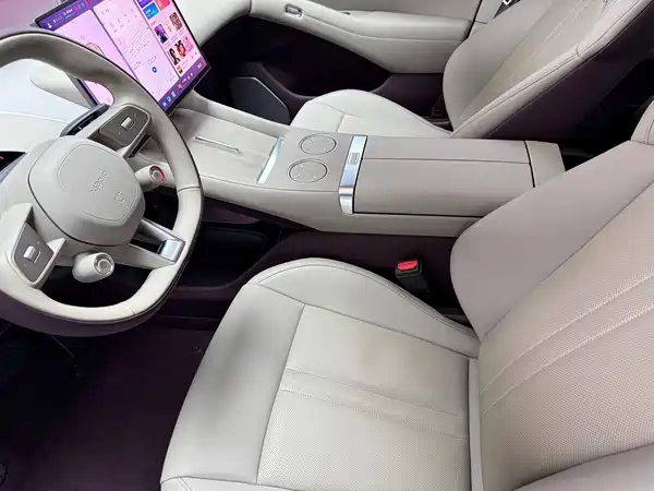 Xiaomi YU7 2025