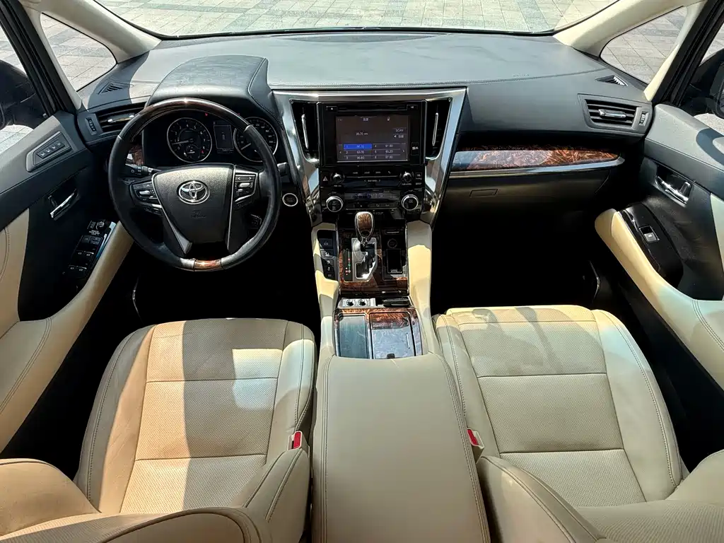 Toyota Alphard 2018 — фото 8