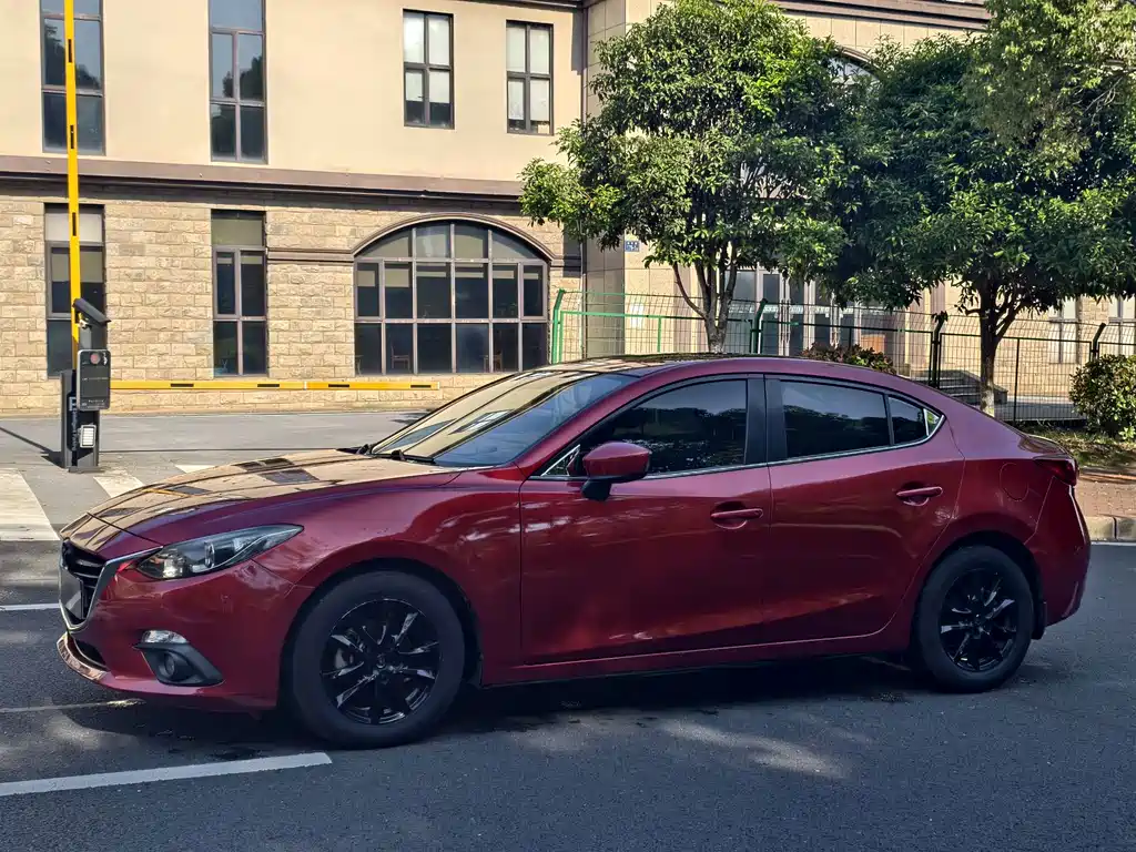 Mazda 3 Axela 2015 — фото 1