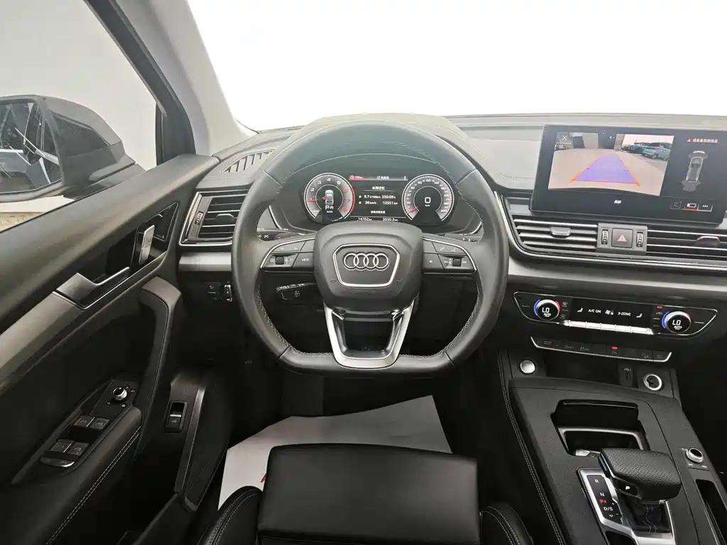 Audi Q5L 2025 — фото 15