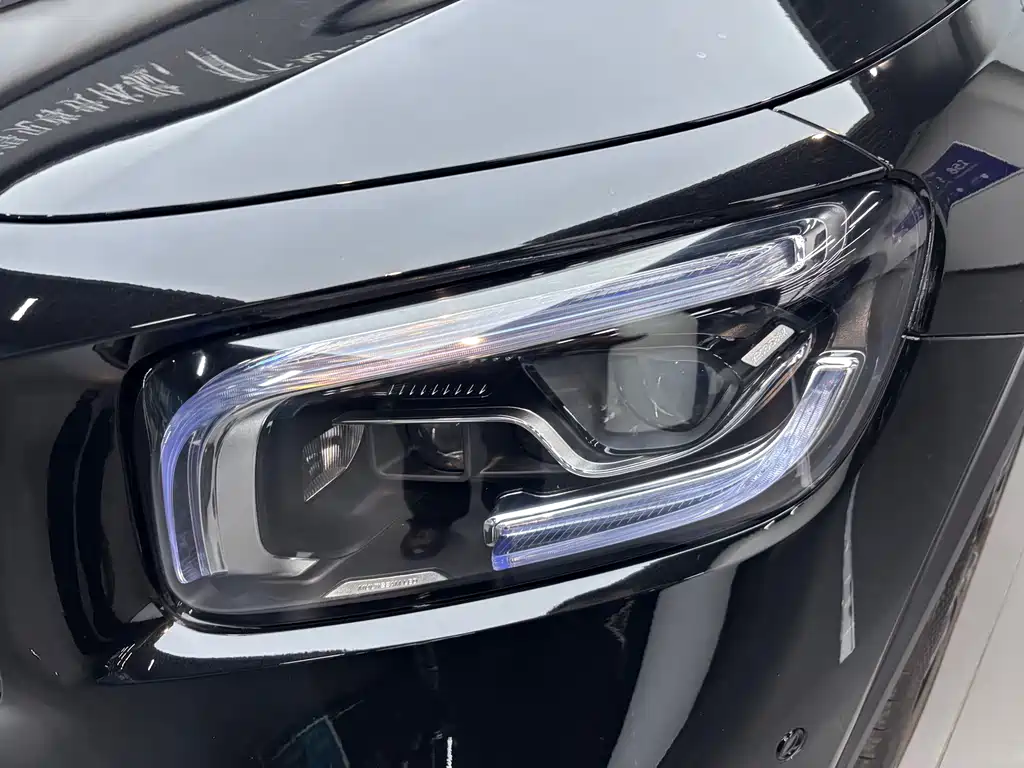 Mercedes-Benz GLB AMG 2023 — фото 11