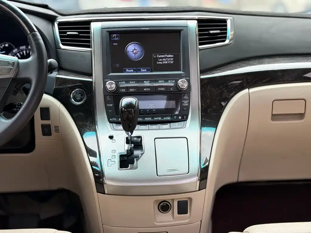 Toyota Alphard 2015 — фото 12