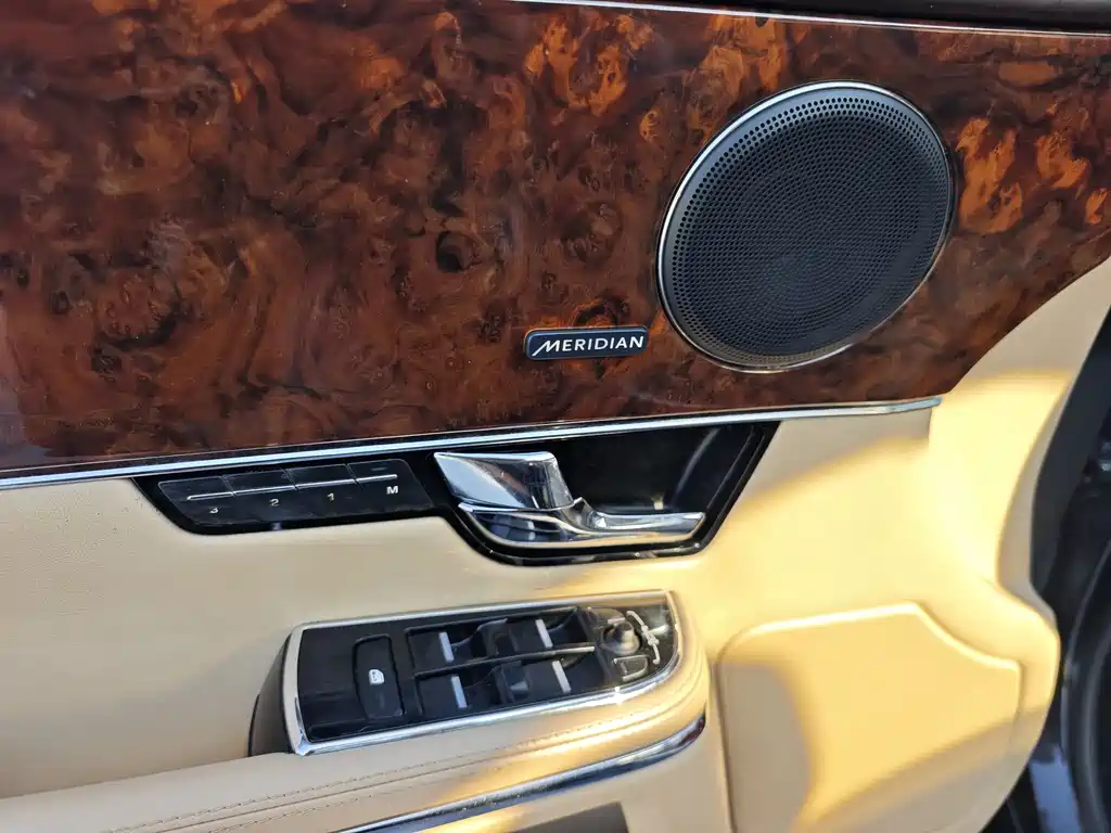 Jaguar XJ 2013 — фото 15