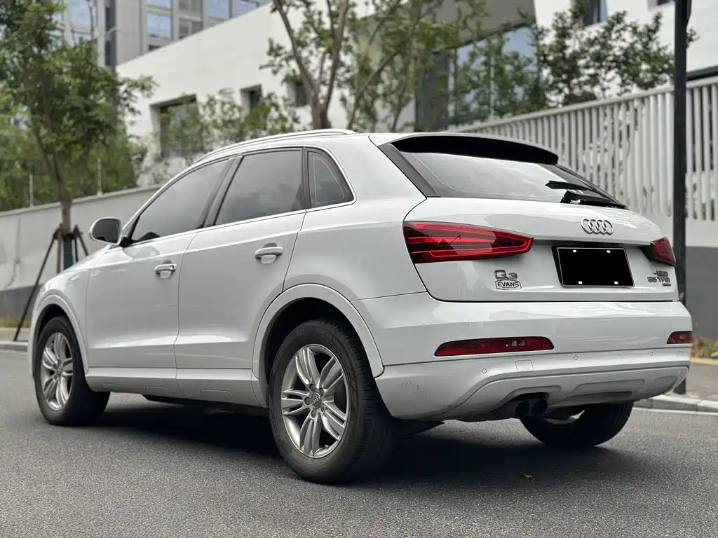 Audi Q3 2015