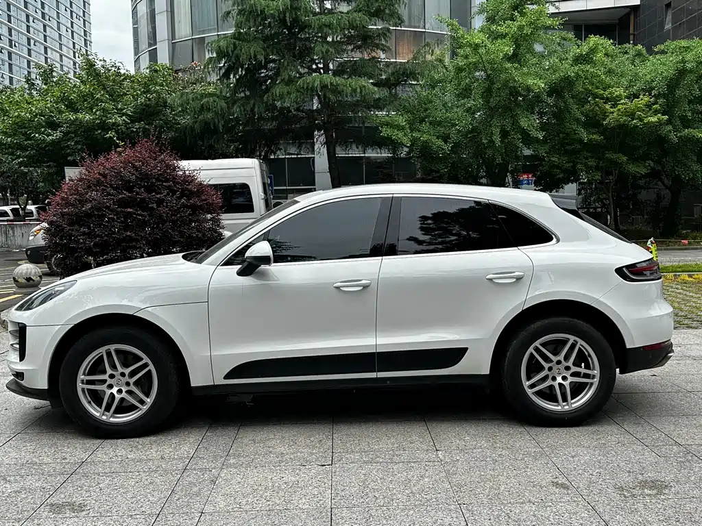 Porsche Macan 2020 — фото 4
