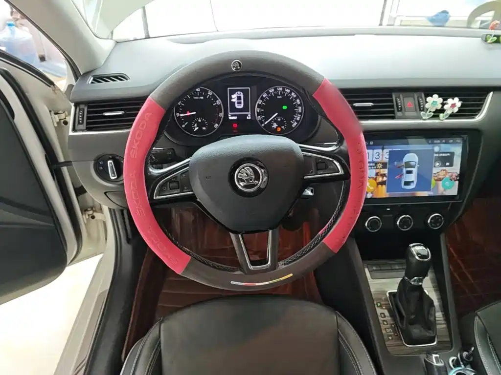 Skoda Octavia 2016 — фото 11
