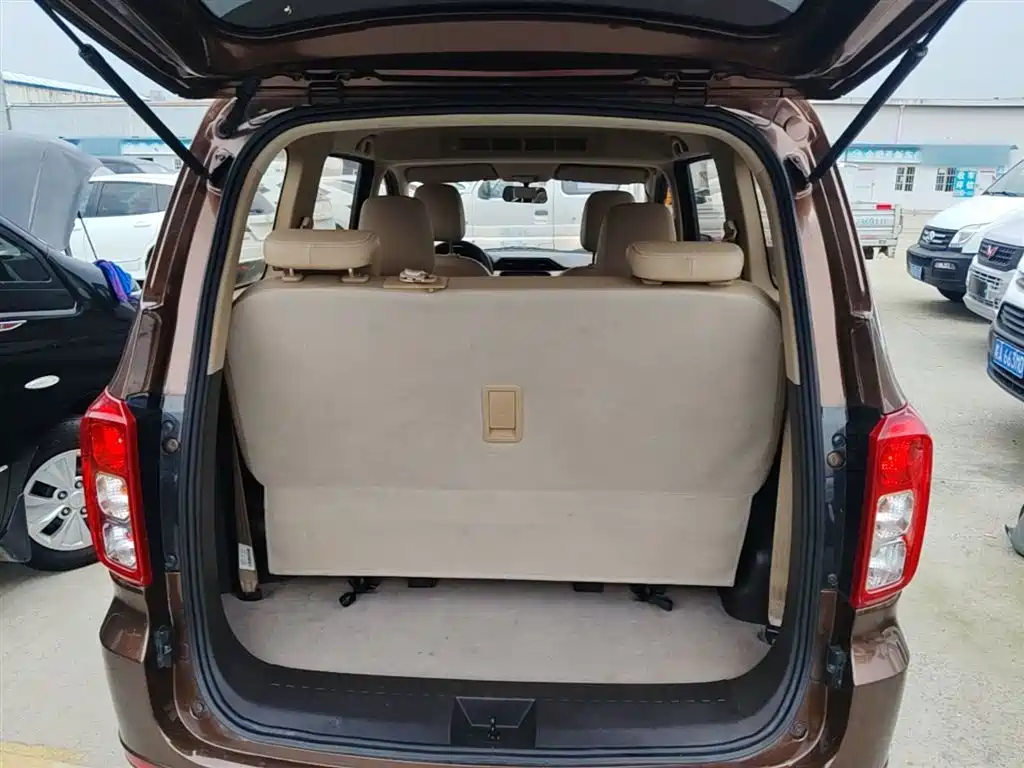 Wuling Hongguang 2019 — фото 19