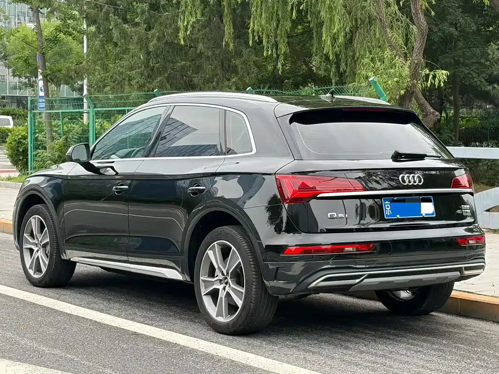 Audi Q5L 2022 — фото 16