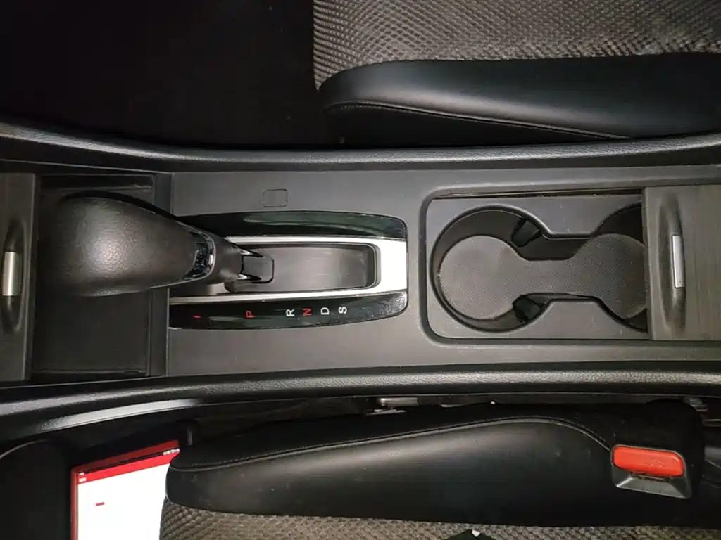 Honda Jade 2017 — фото 14