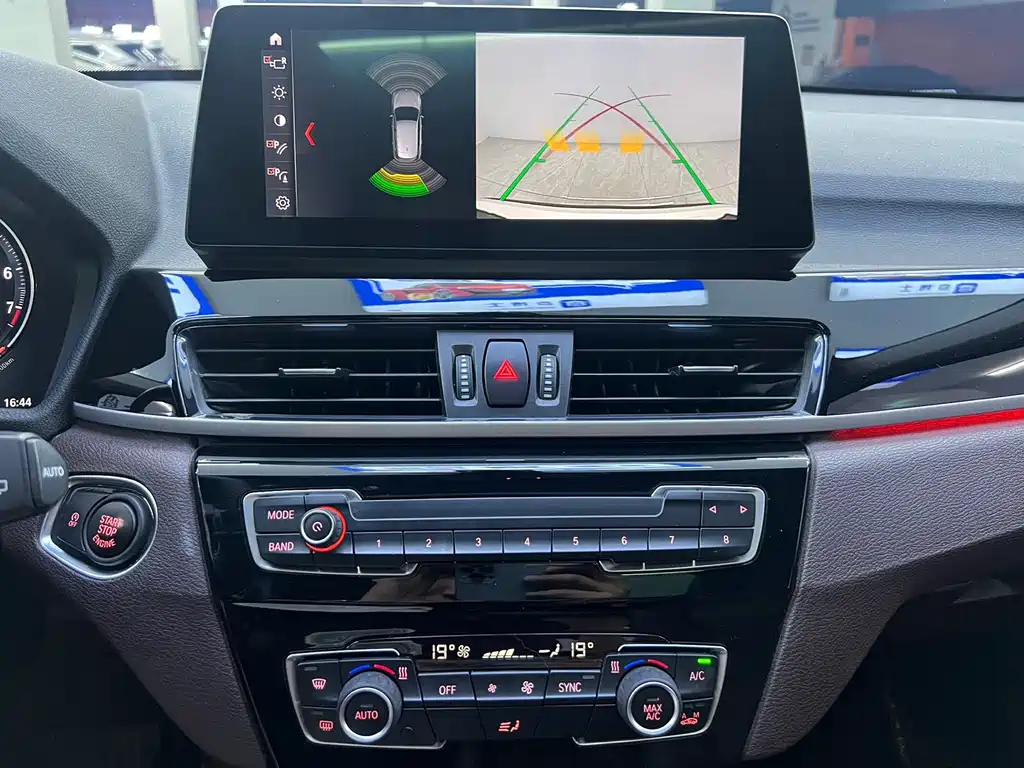 BMW X1 2022 — фото 9