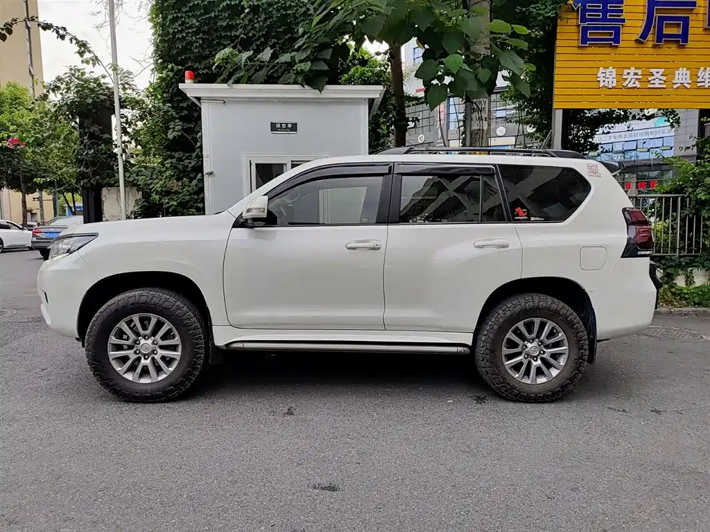Toyota Prado 2018 — фото 3