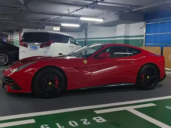 Ferrari F12berlinetta 2014