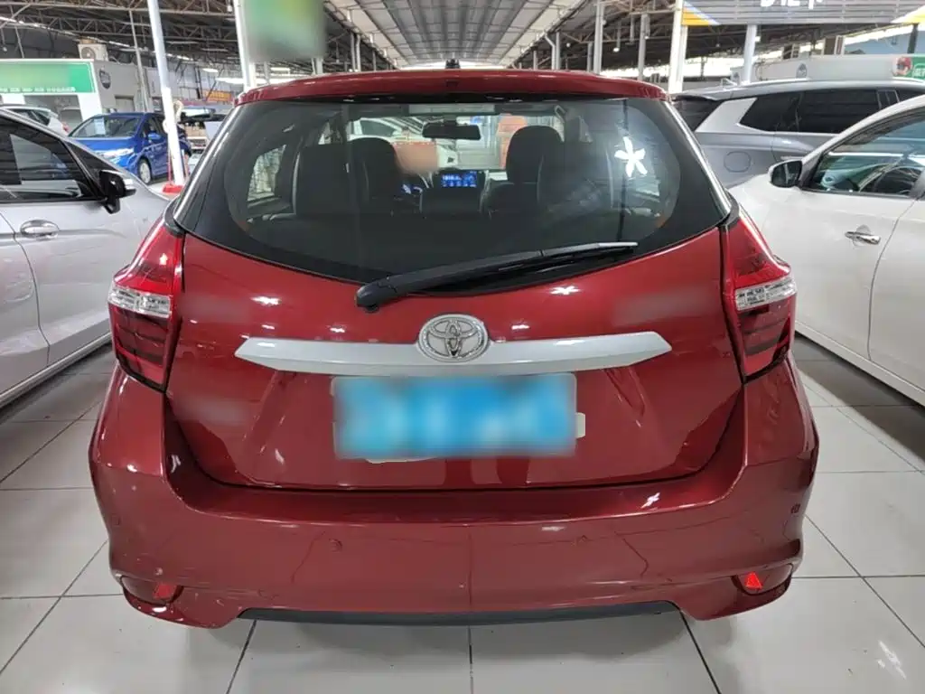 Toyota Yaris L 2017 — фото 6