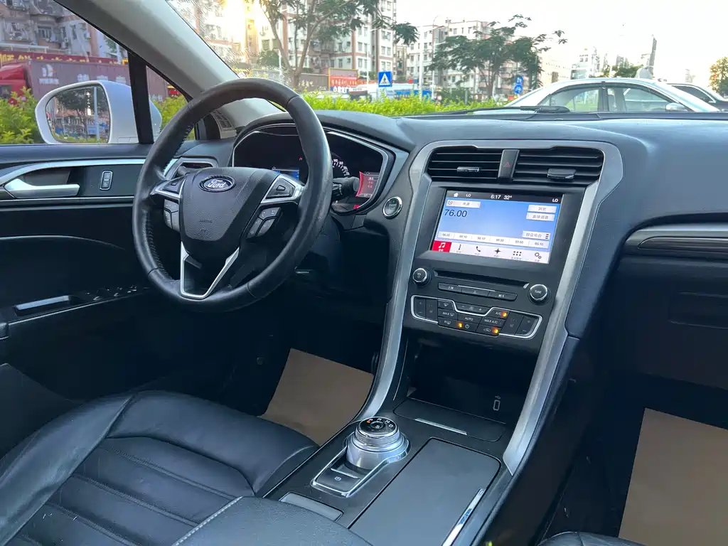 Ford Mondeo 2017 — фото 17