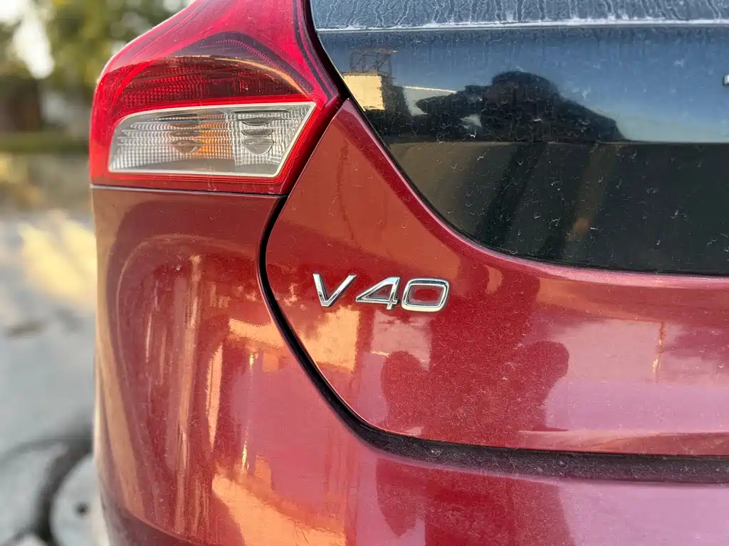 Volvo V40 2015 — фото 9