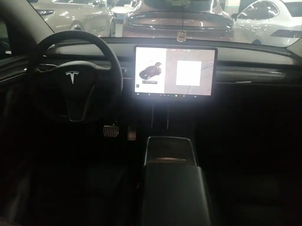 Tesla Model Y 2022 — фото 10
