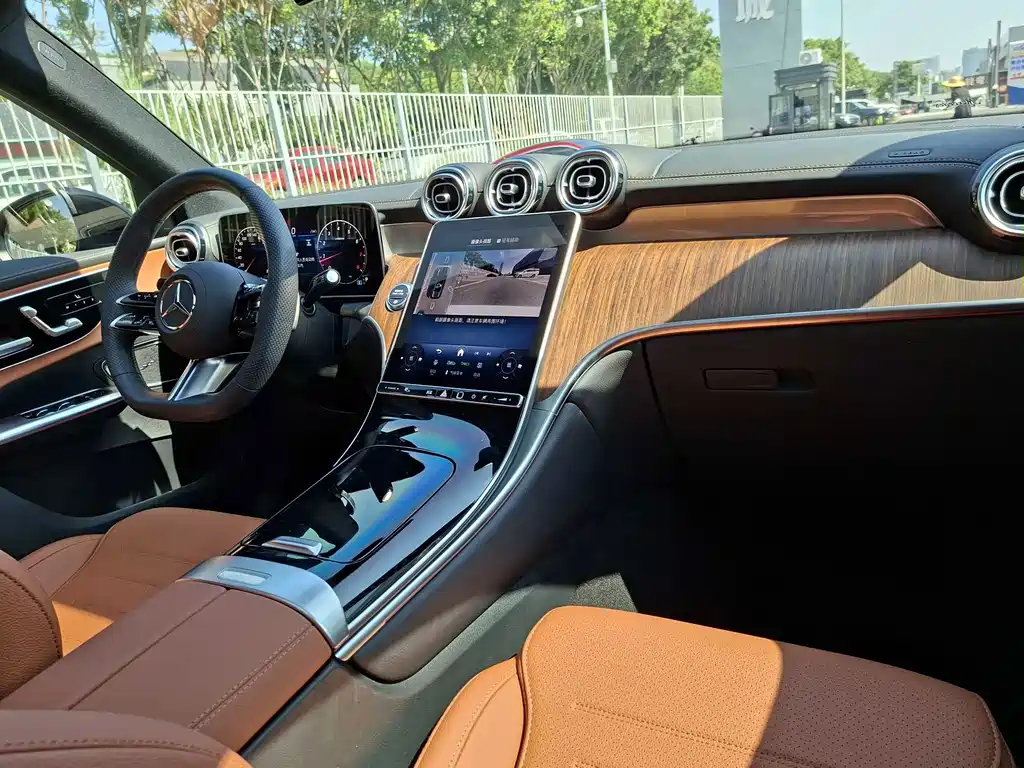 Mercedes-Benz GLC 2025 — фото 12