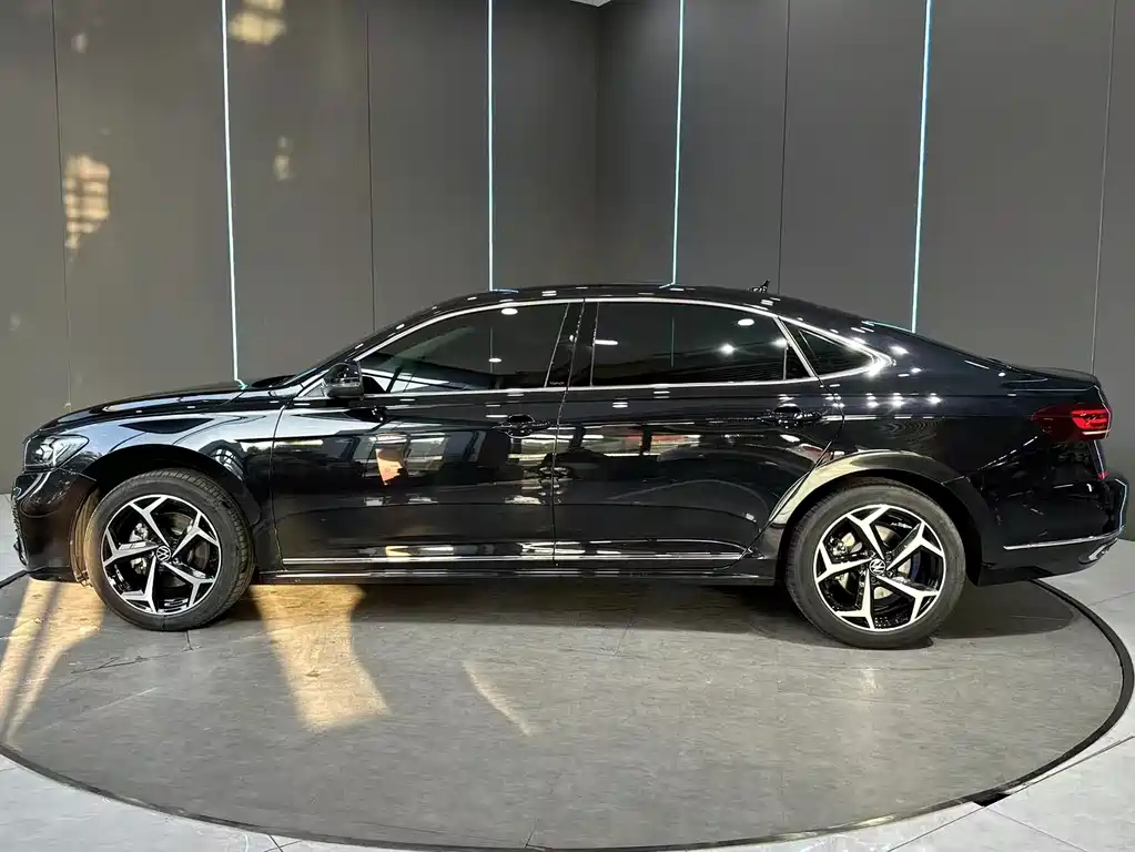 Volkswagen Passat 2025