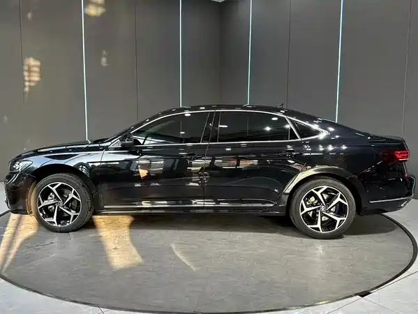 Volkswagen Passat 2025