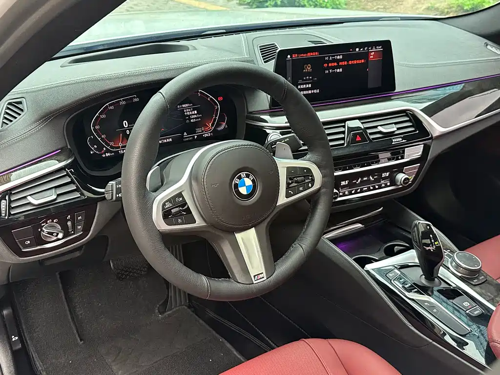 BMW 5 Series 2020 — фото 9