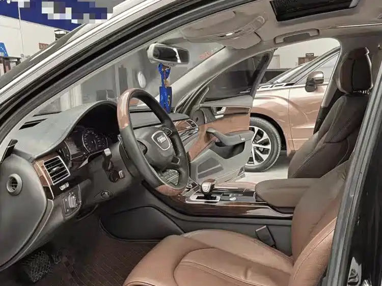 Audi A8 2013