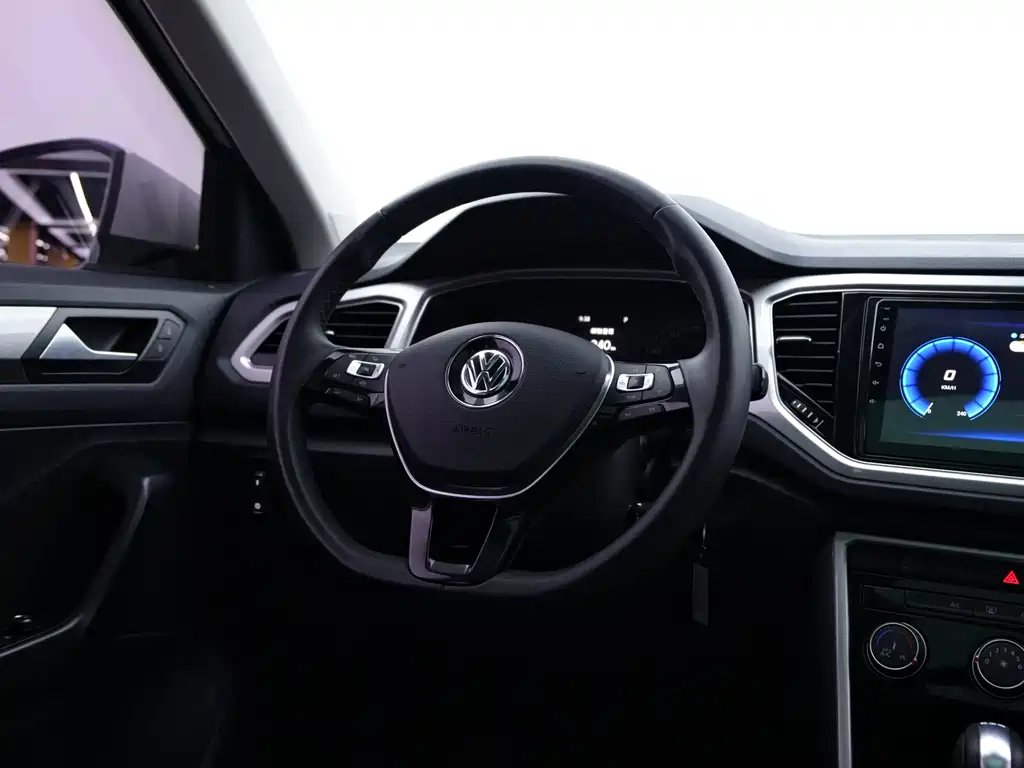 Volkswagen T-Roc 2021 — фото 12