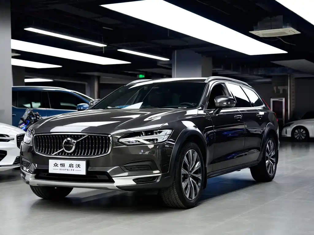 Volvo V90 2023
