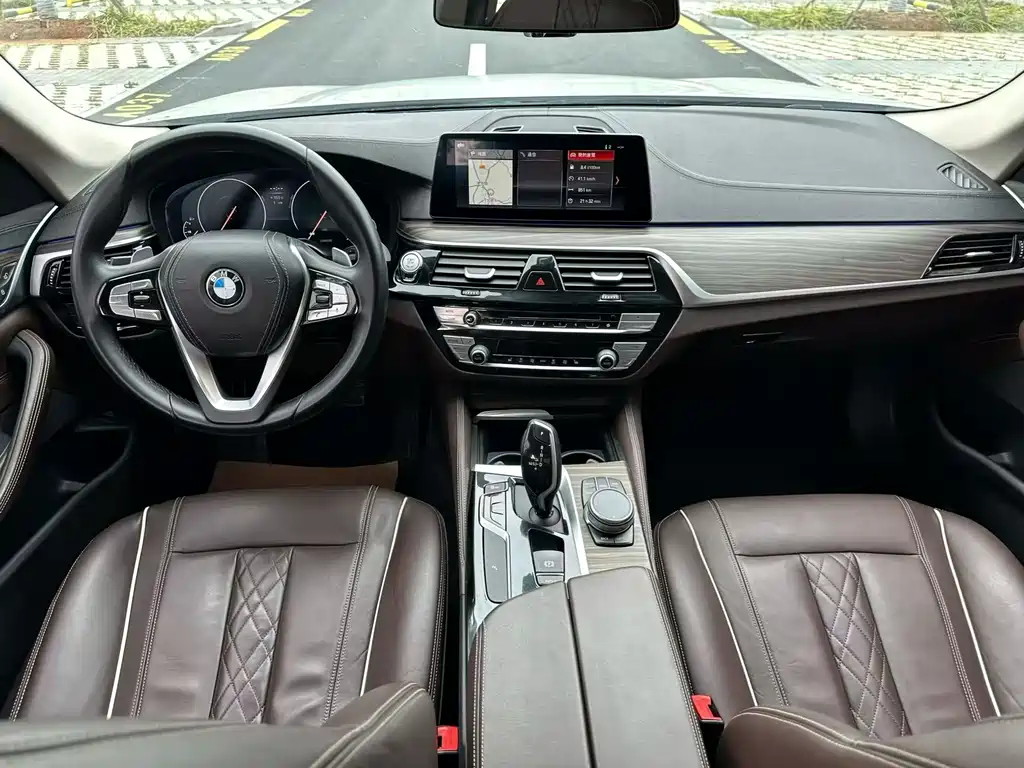 BMW 5 Series 2019 — фото 5