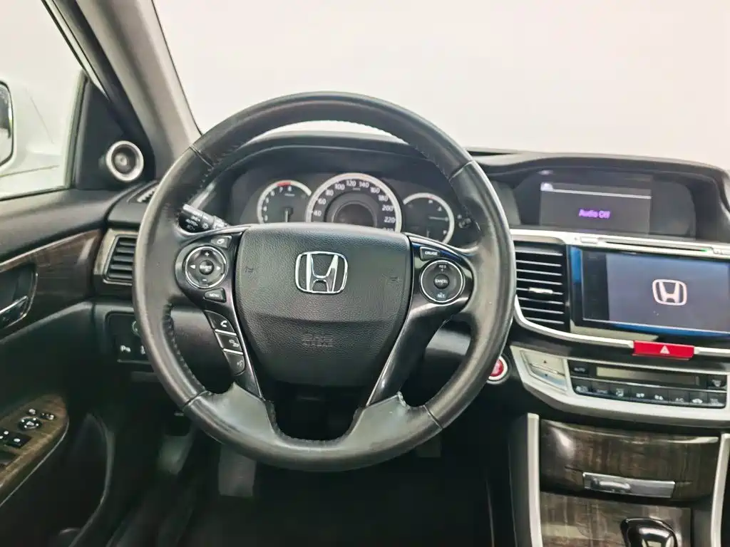 Honda Accord 2014 — фото 11
