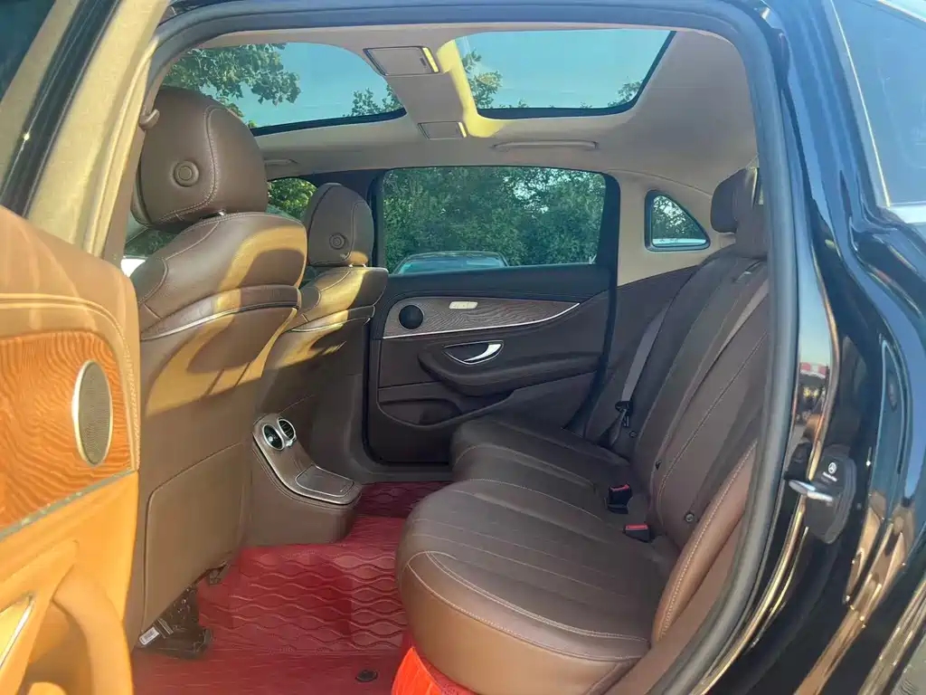 Mercedes-Benz E-Class 2022