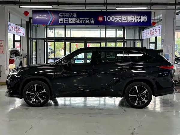 Toyota Crown Kluger 2022