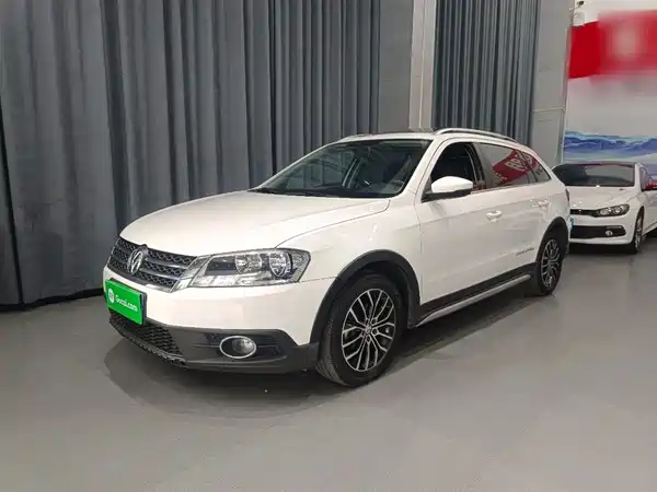 Volkswagen Cross Lavida 2014