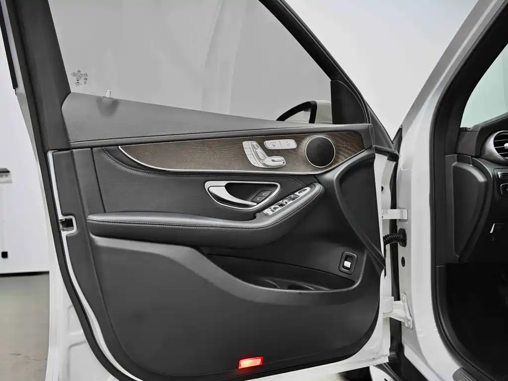 Mercedes-Benz GLC 2020 — фото 23