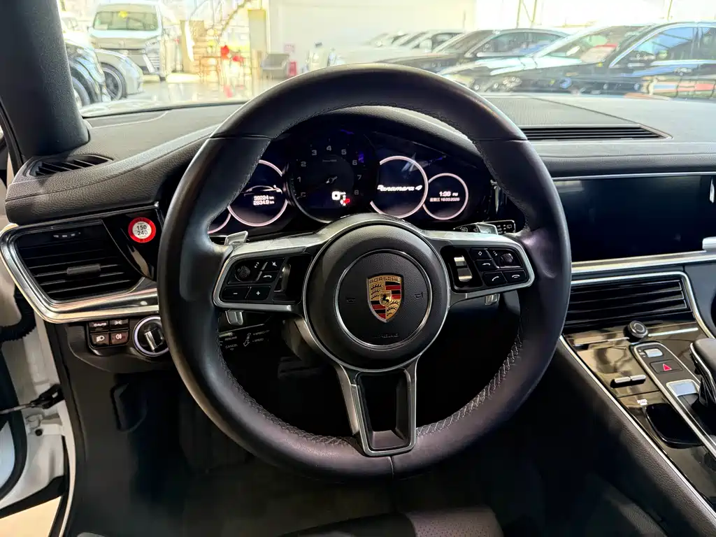 Porsche Panamera 2018 — фото 5