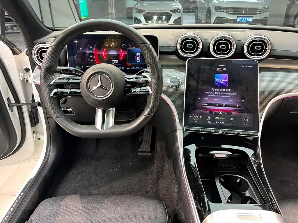 Mercedes-Benz C-Class 2023 — фото 6