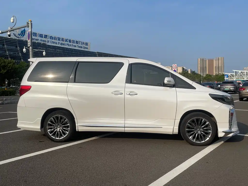 Toyota Alphard 2013 — фото 4
