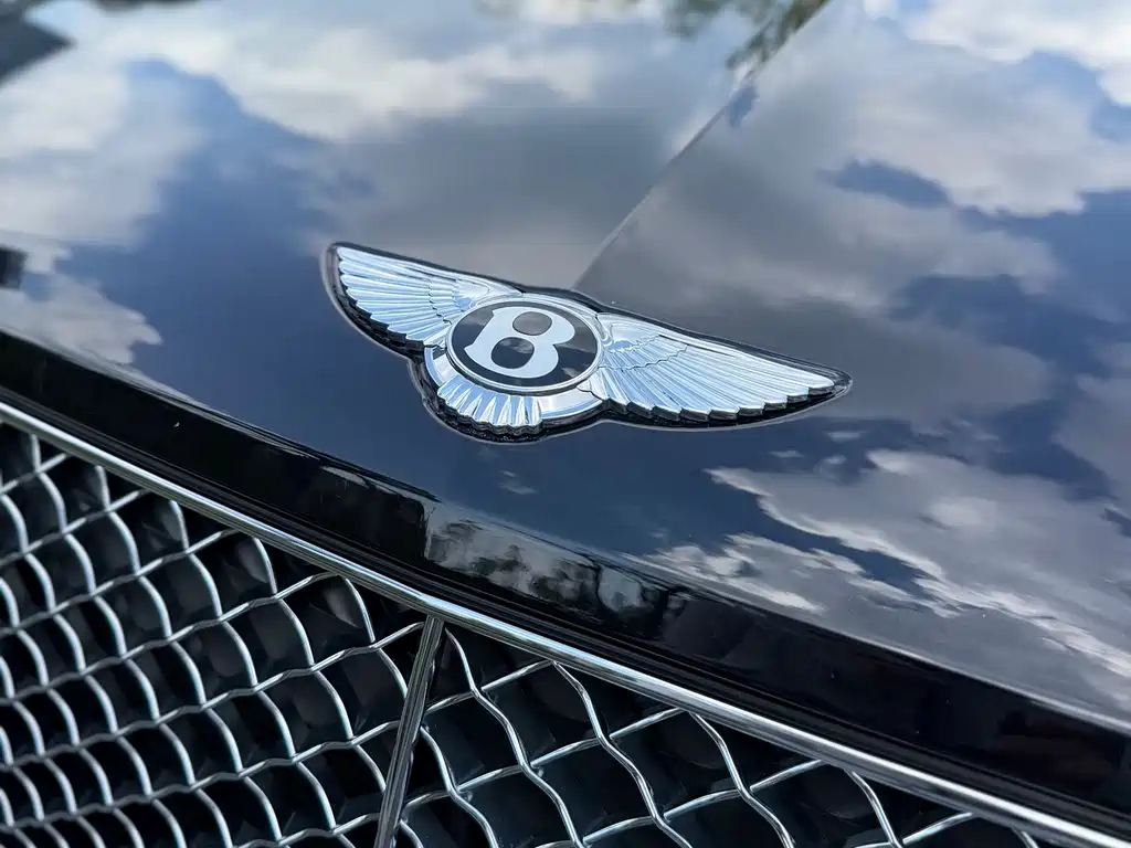 Bentley Bentayga 2021 — фото 16