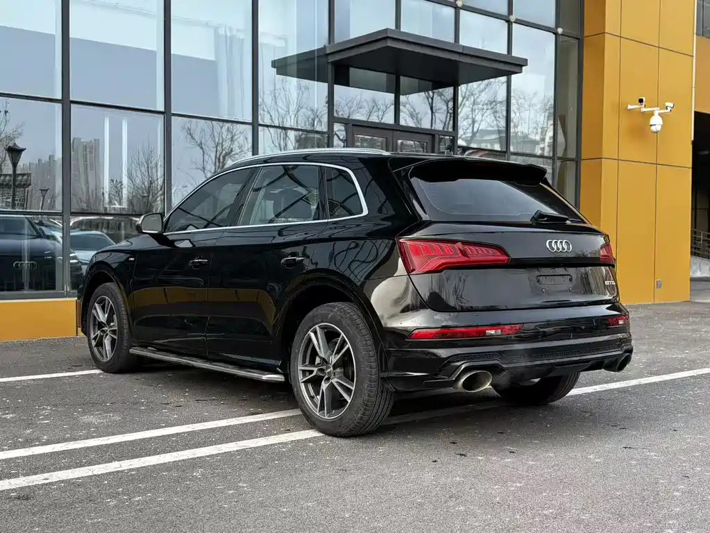 Audi Q5L 2020 — фото 10