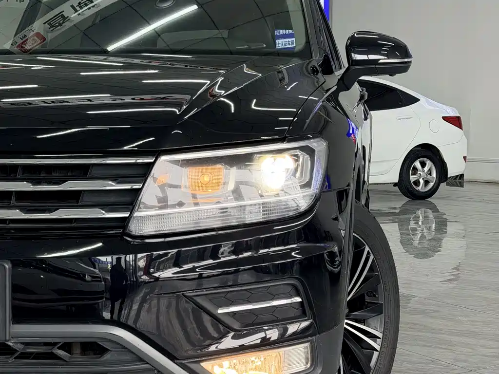 Volkswagen Tiguan L 2019 — фото 3