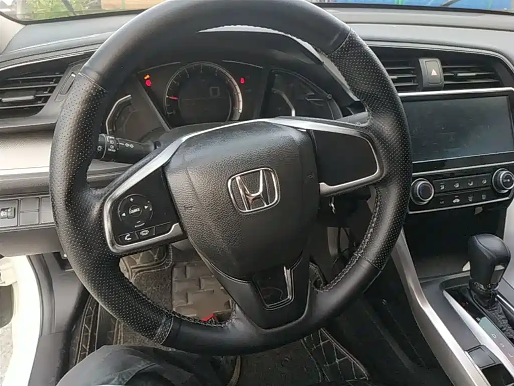 Honda Civic 2018 — фото 11