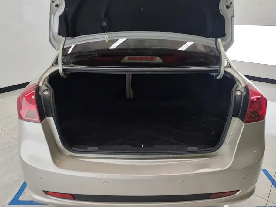 Buick Excelle 2013