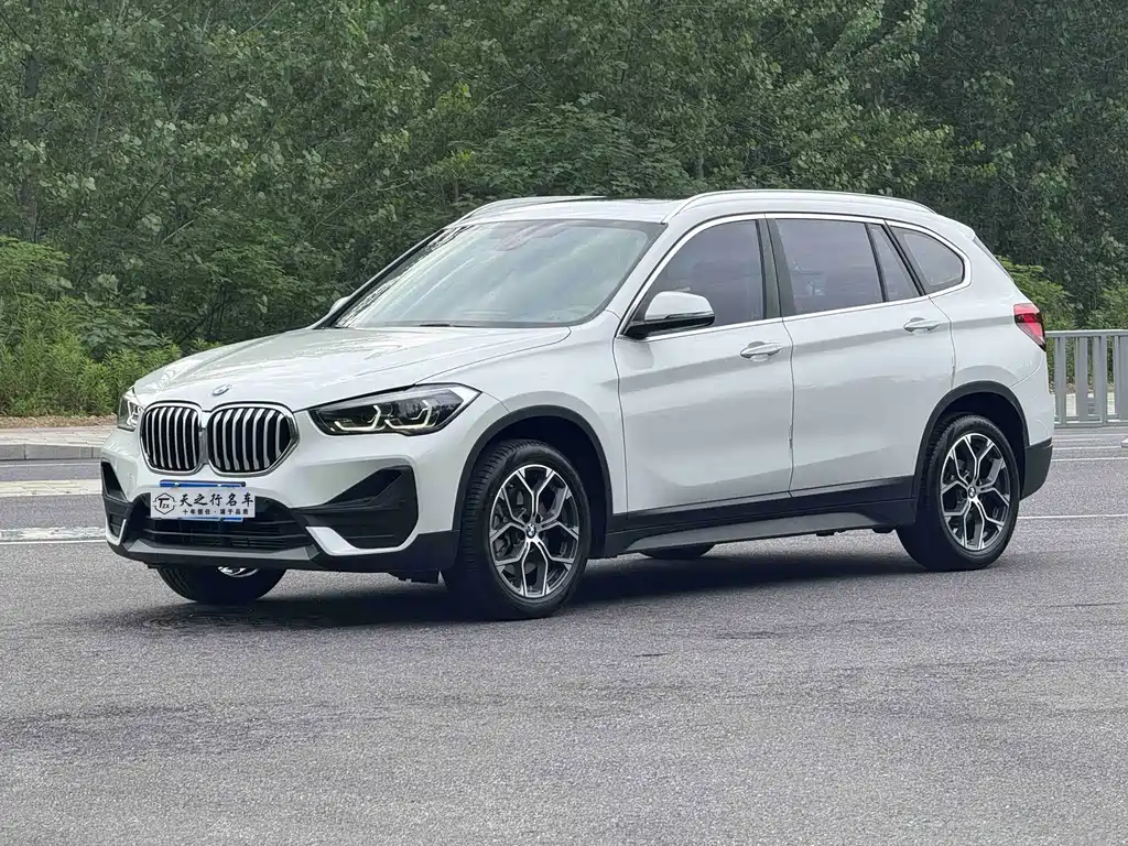 BMW X1 2021 — фото 1