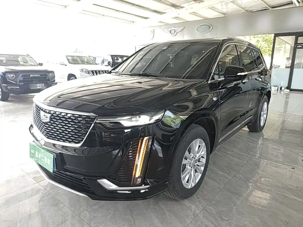 Cadillac XT6 2022 — фото 1