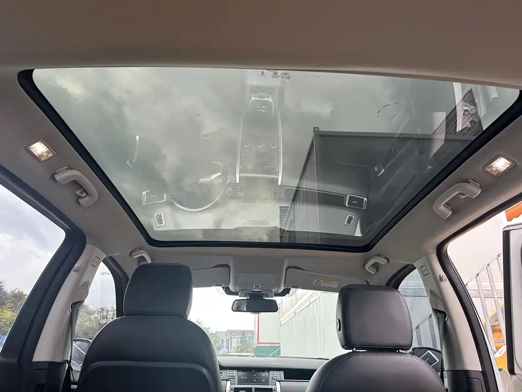 Land Rover Discovery Sport 2017 — фото 24