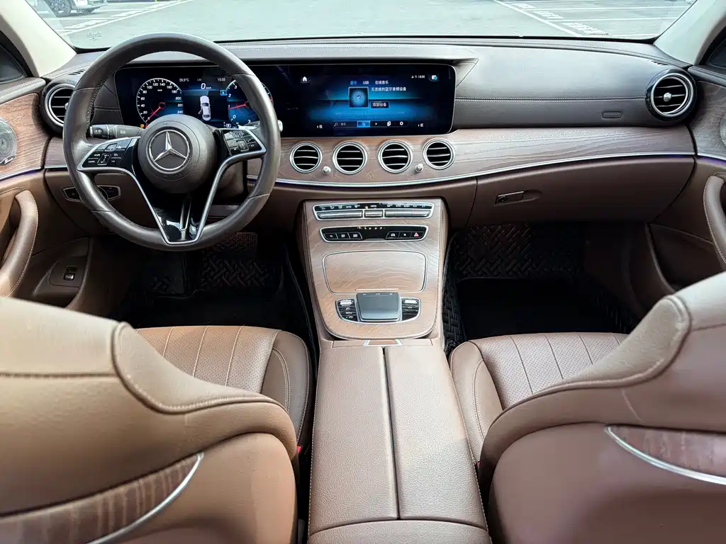 Mercedes-Benz E-Class 2021 — фото 12
