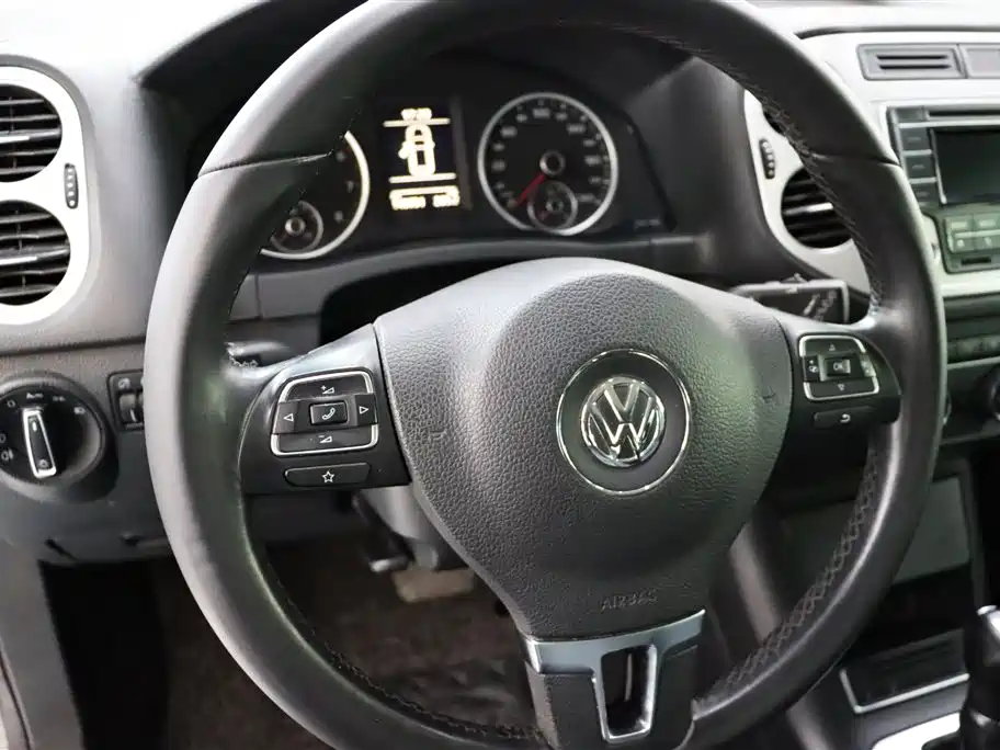 Volkswagen Tiguan 2016 — фото 13