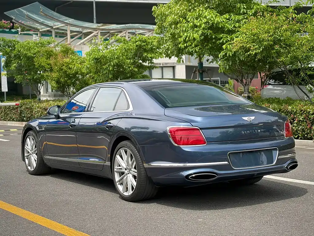 Bentley Flying Spur 2021 — фото 4