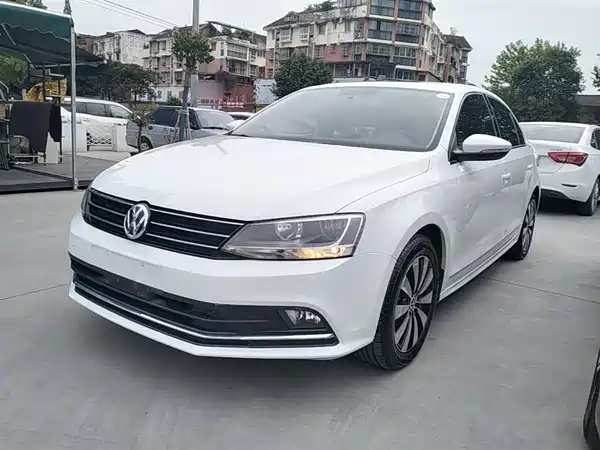 Volkswagen Sagitar 2018